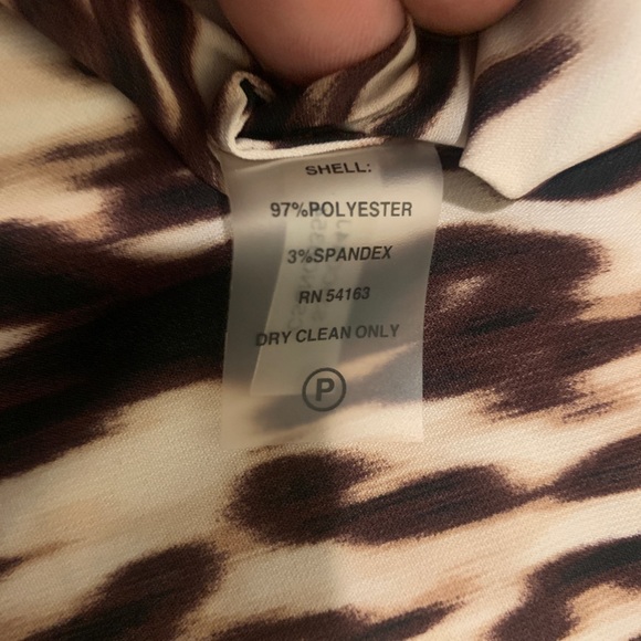 Career blouse by Calvin Klein XL in tans and brown - Picture 5 of 8